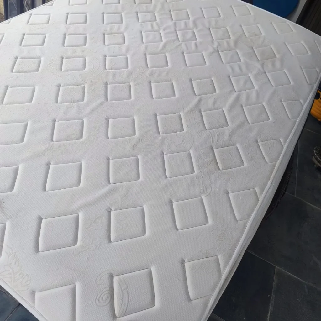 Limpeza de colchões em Caraguatatuba, SP: Durma melhor com a limpeza profunda da Guigenização Limpeza de colchões em Caraguatatuba, SP: Durma melhor com a limpeza profunda da Guigenização